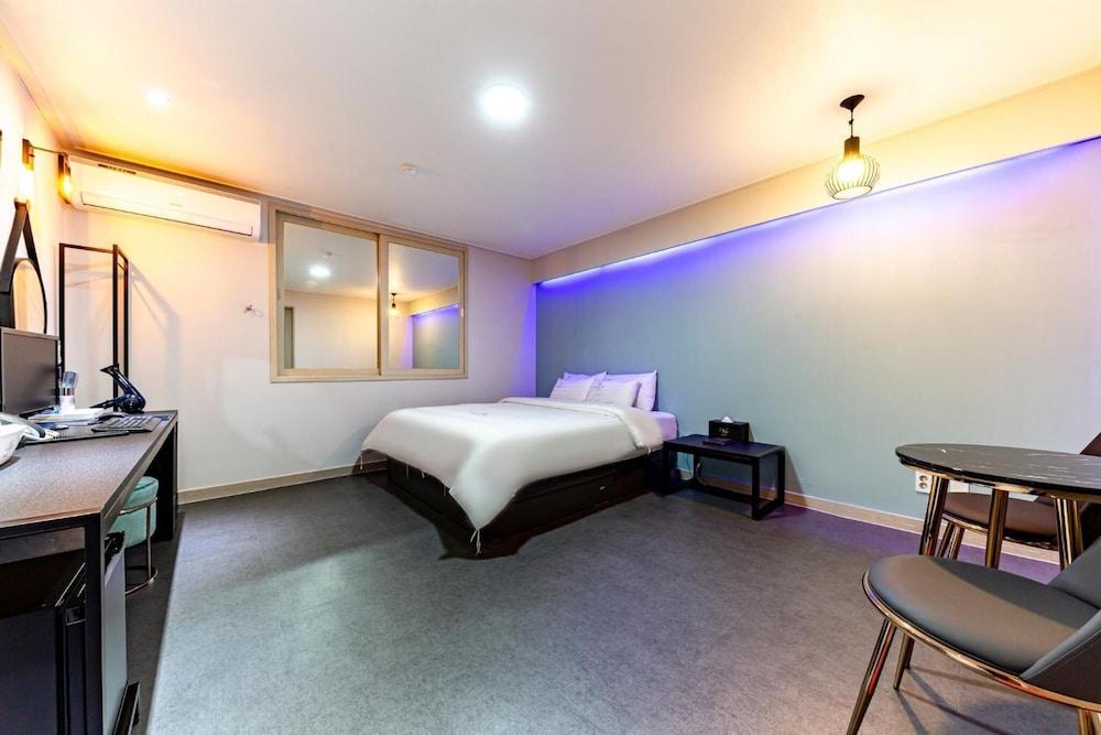 VIP Hotel