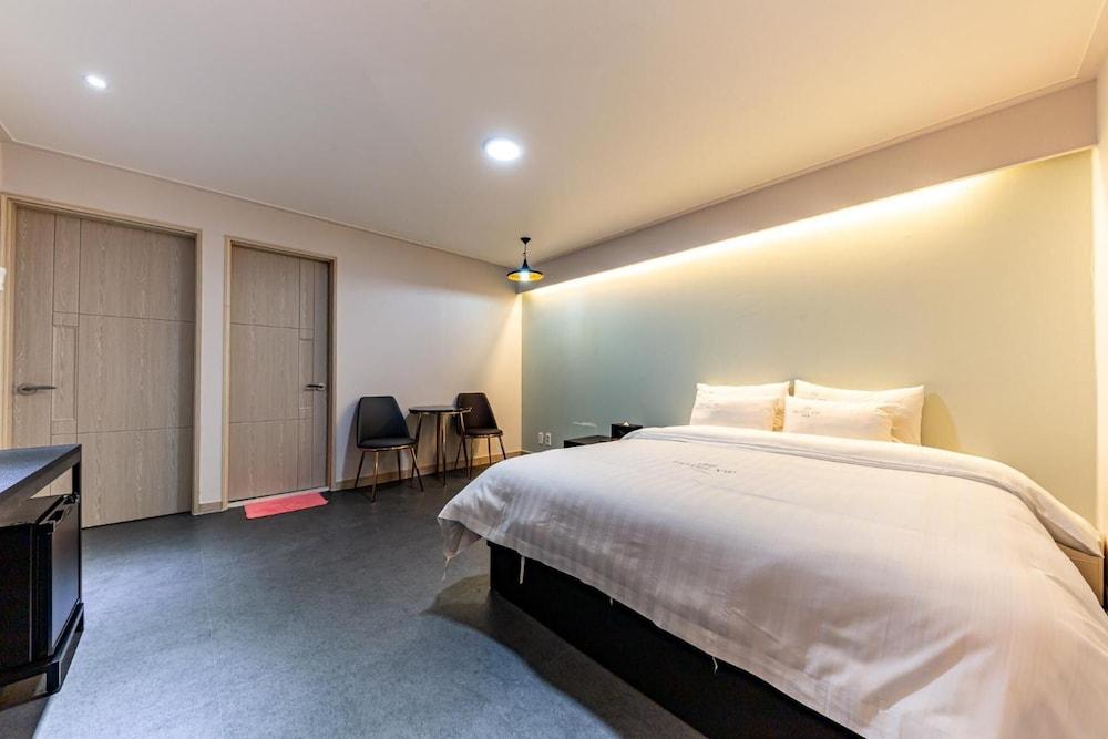 VIP Hotel