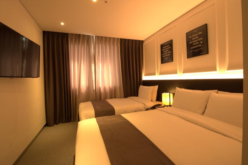 Vella Suite Hotel