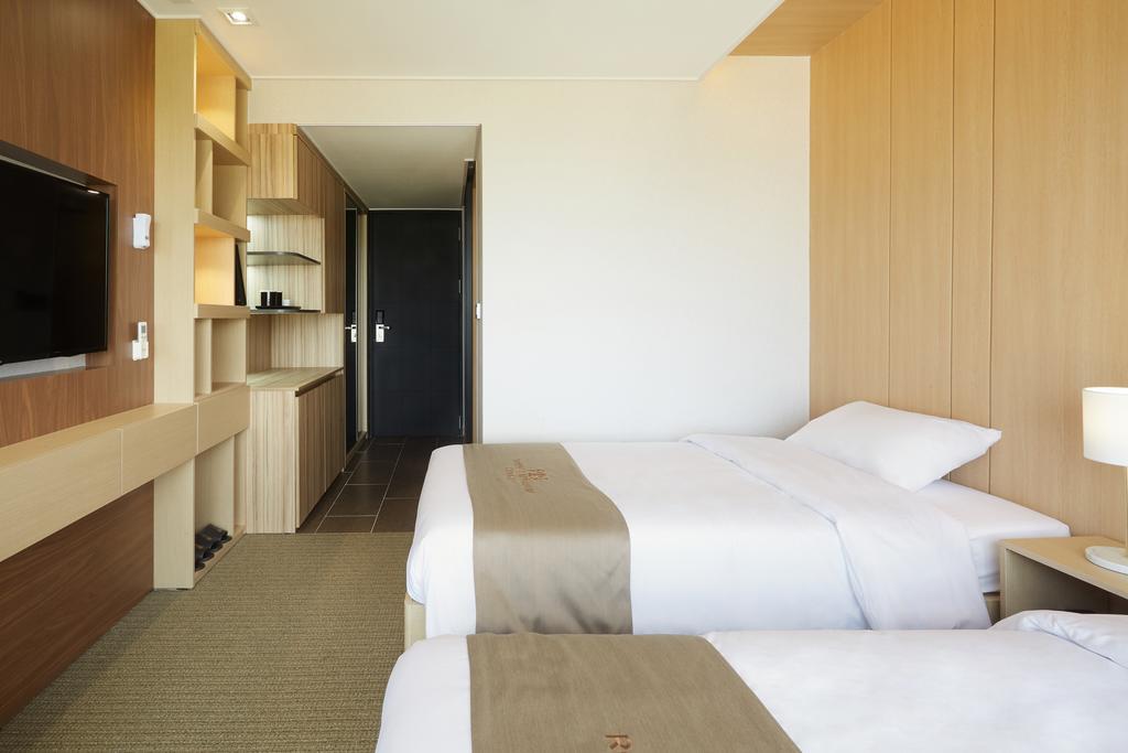 Royal Emporium Incheon Airport Hotel