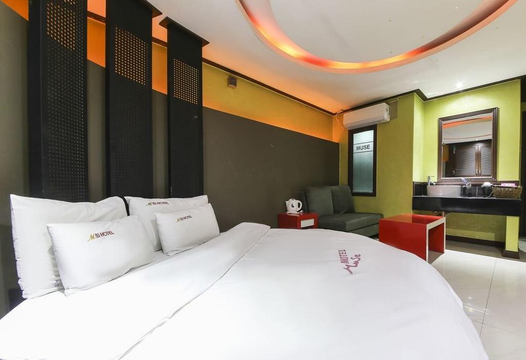 Heart Motel