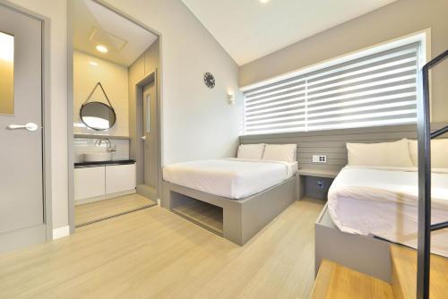 With U Hotel & Guest House