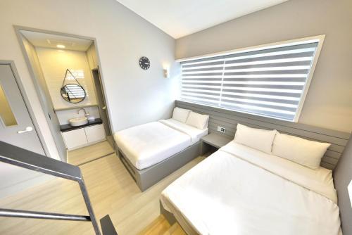 With U Hotel & Guest House