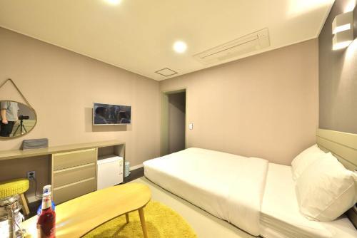 With U Hotel & Guest House