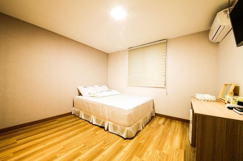 G House Mini Hotel & Guest House - Hostel