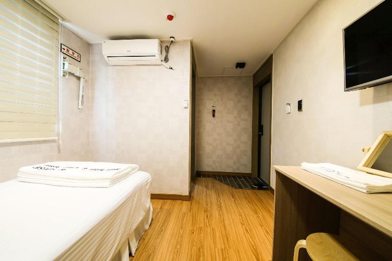G House Mini Hotel & Guest House - Hostel