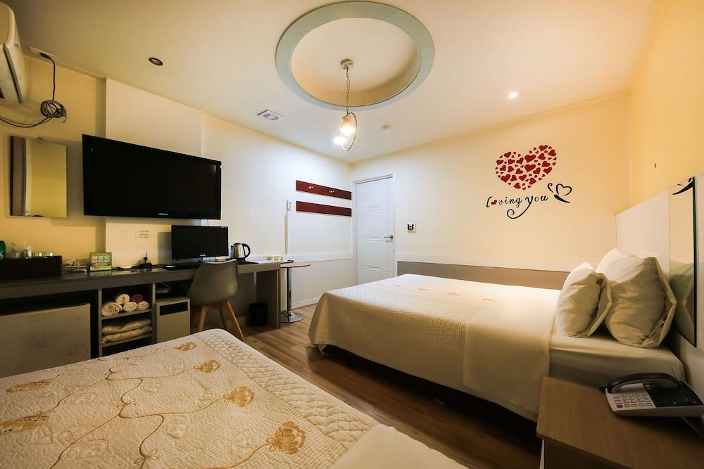 Jjak Hotel