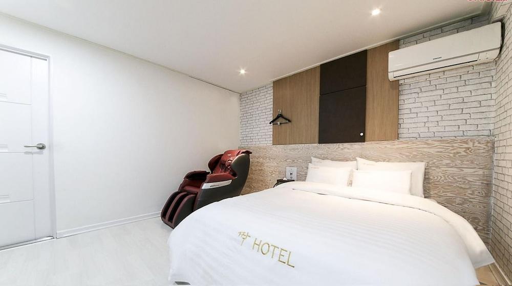 Jjak Hotel