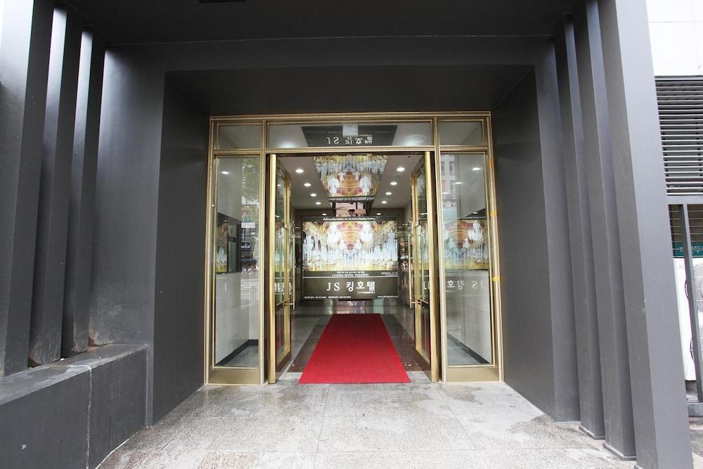 King Hotel