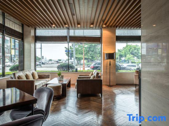 Shangria Beach Tourist Hotel