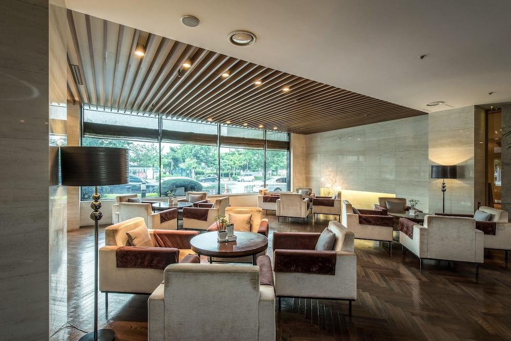 Shangria Beach Tourist Hotel