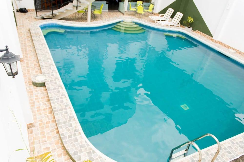 Hotel Jhor Bush