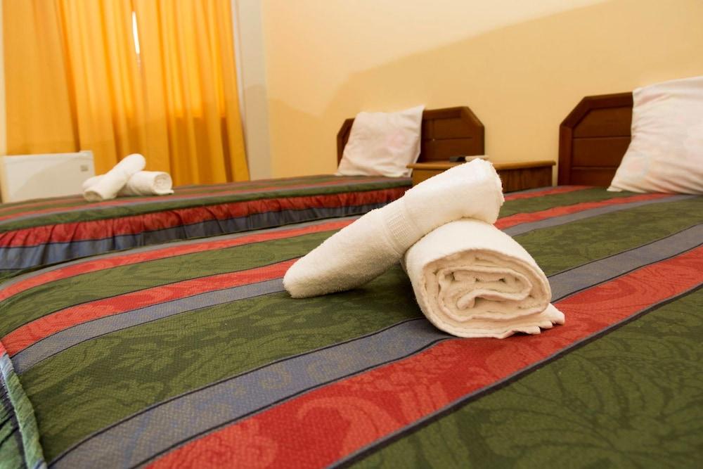 Hotel Jhor Bush