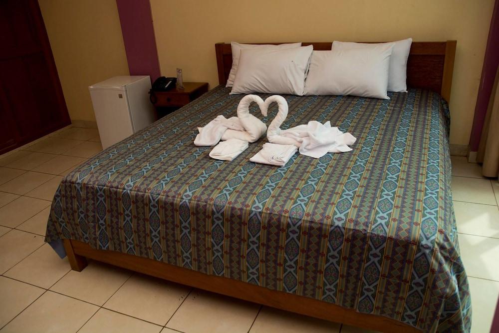 Hotel Jhor Bush