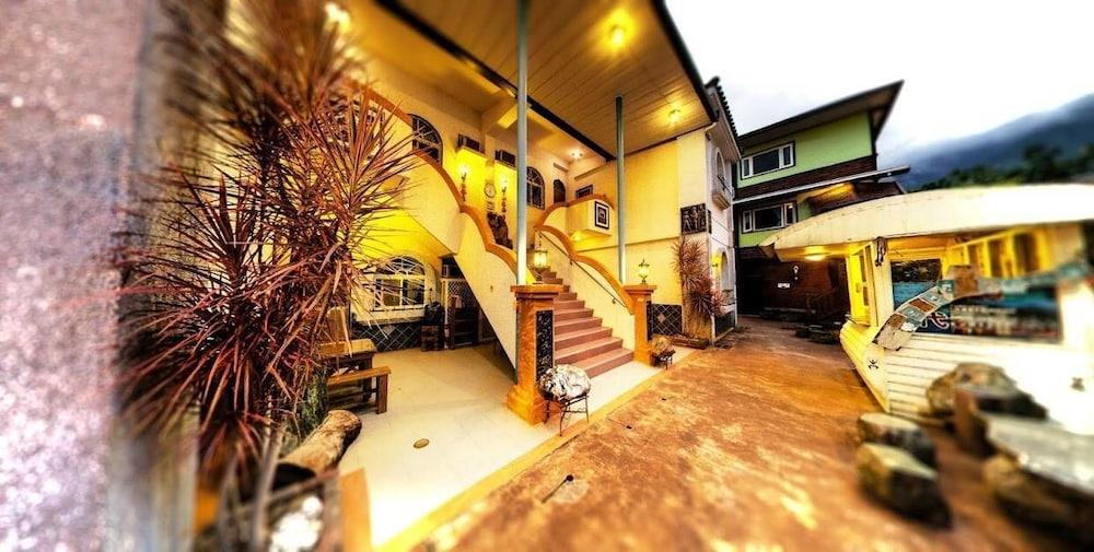 Sun Lu Holiday Homestay