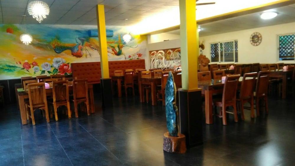 Sun Lu Holiday Homestay