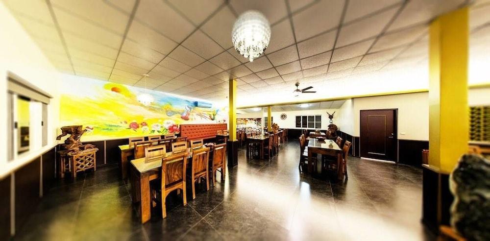 Sun Lu Holiday Homestay