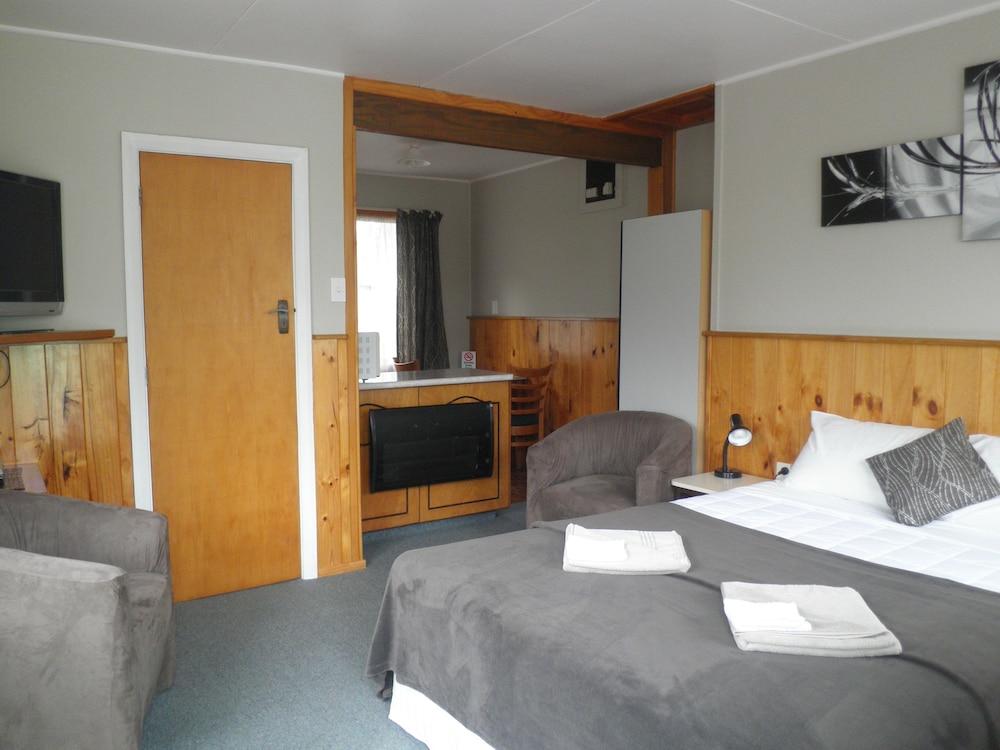 Forest Peak Motel