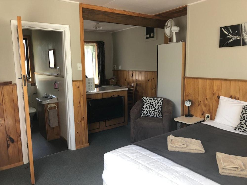 Forest Peak Motel
