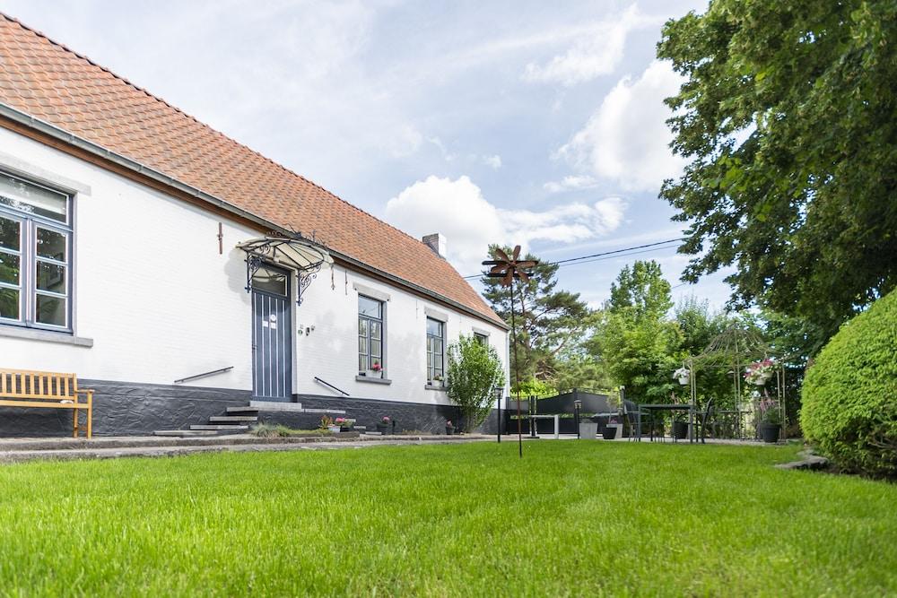 Au Petit Dragon B&B