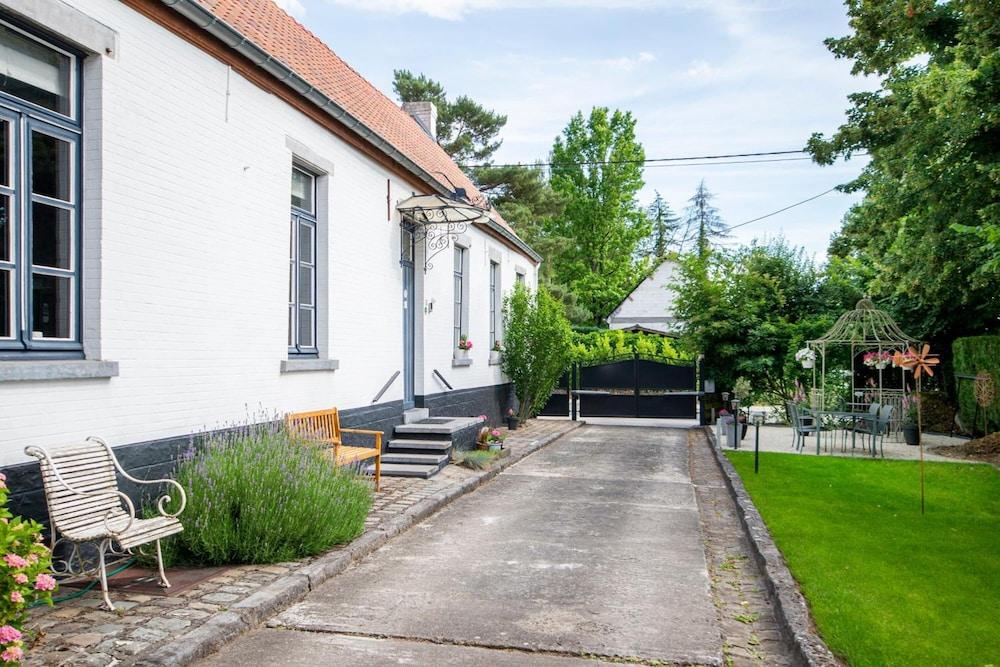 Au Petit Dragon B&B
