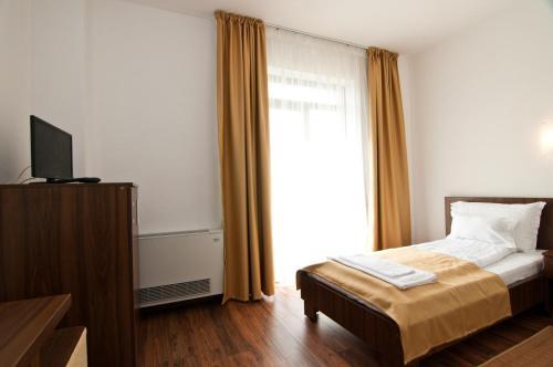 Hotel Hyperion