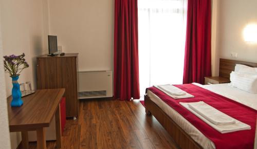 Hotel Hyperion