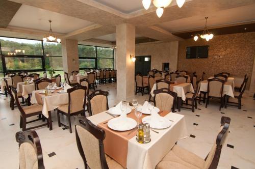 Hotel Hyperion
