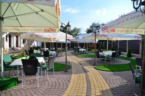Flamingo Pension & Restaurant