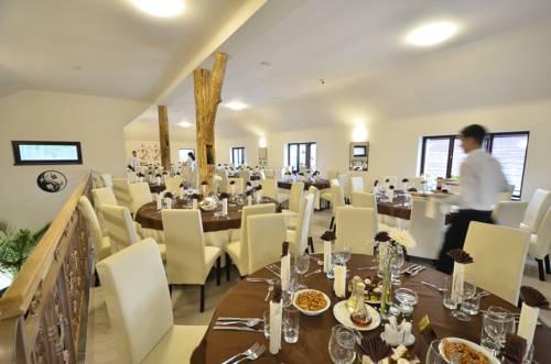 Flamingo Pension & Restaurant