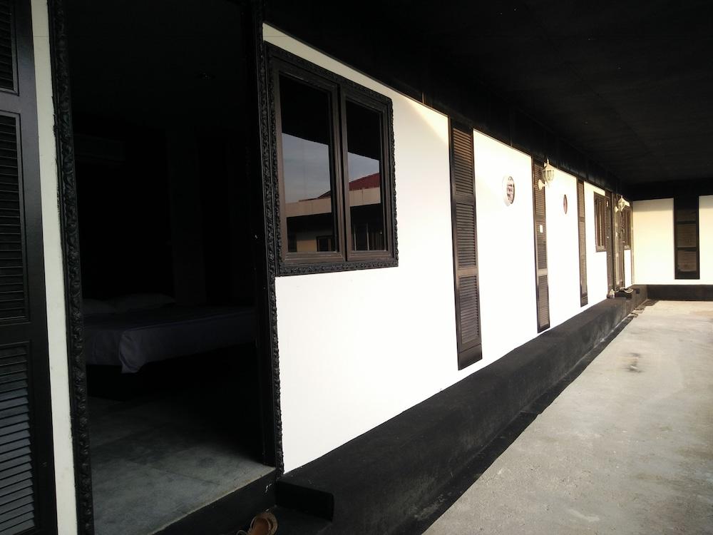Transit Room Klia Residence Villa
