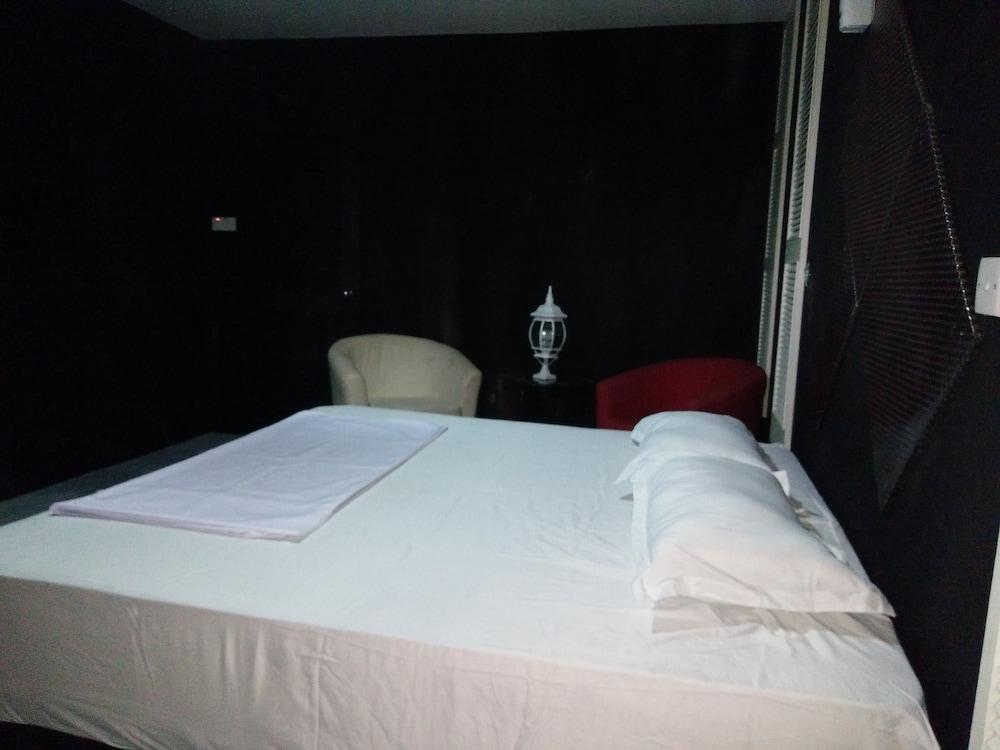 Transit Room Klia Residence Villa