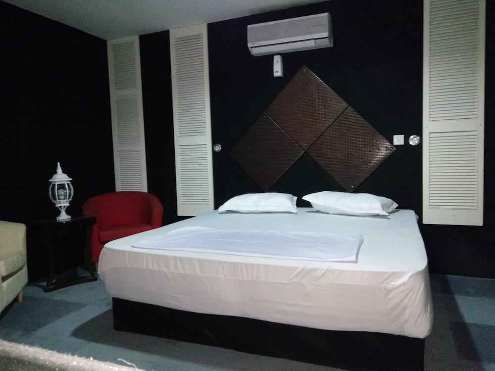 Transit Room Klia Residence Villa