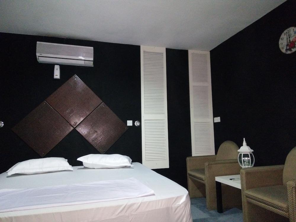 Transit Room Klia Residence Villa
