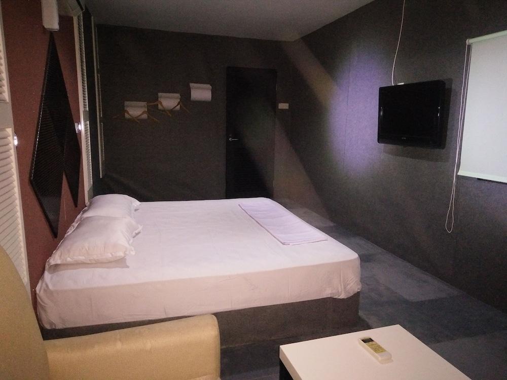 Transit Room Klia Residence Villa