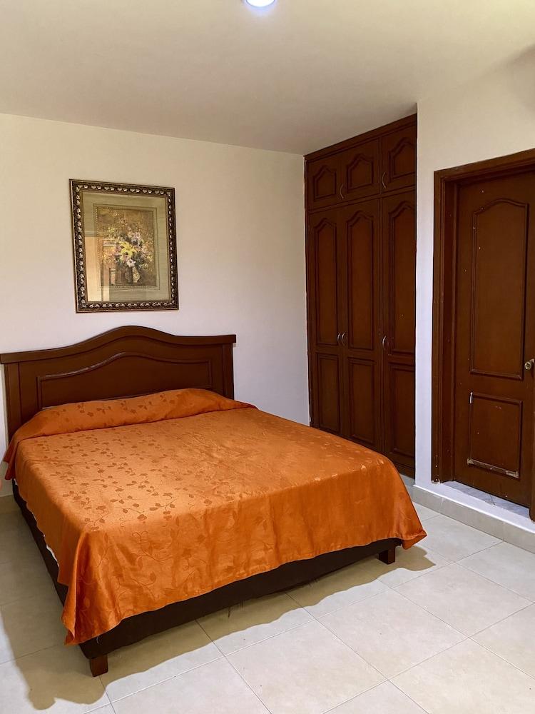 Hotel Cinera