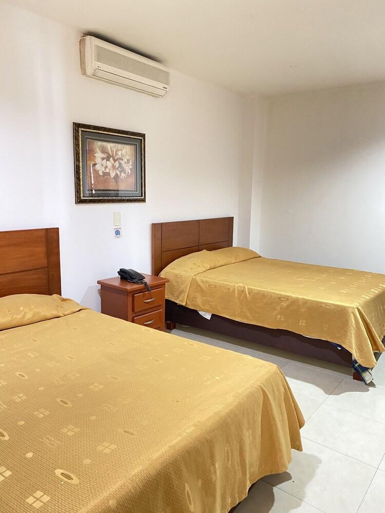 Hotel Cinera