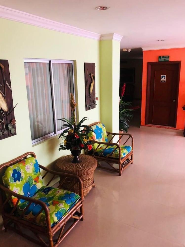 Hotel Cinera