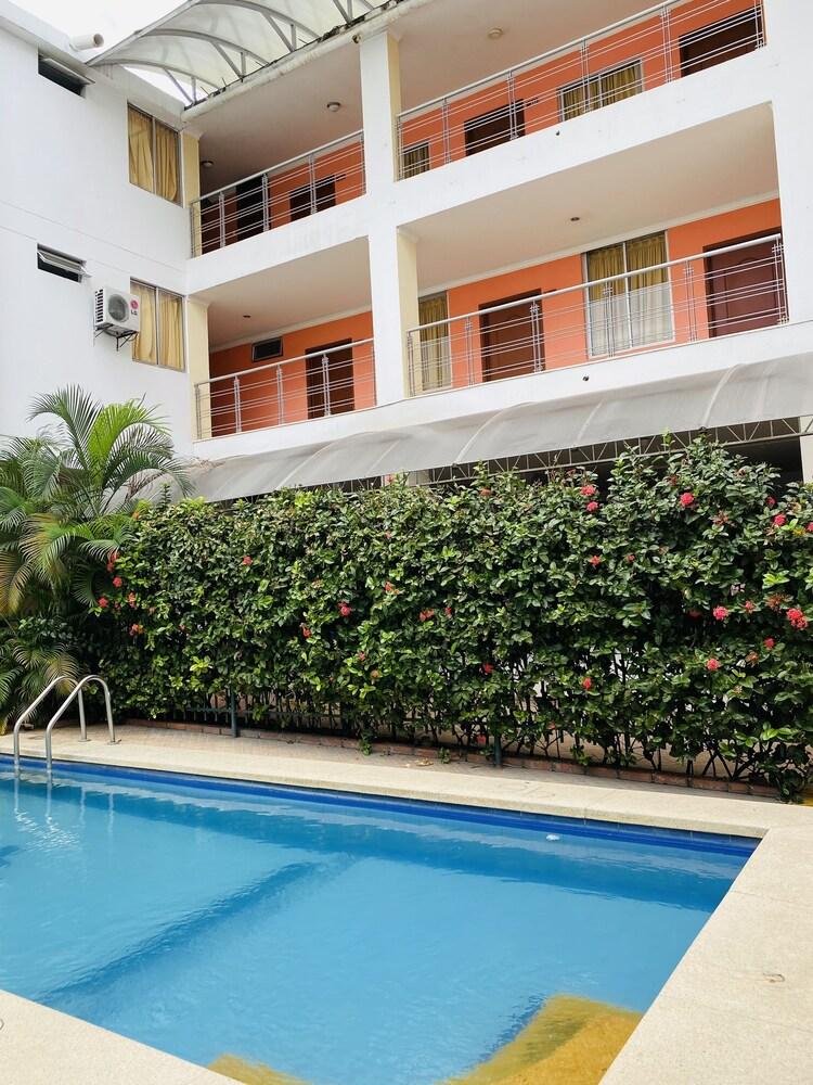 Hotel Cinera