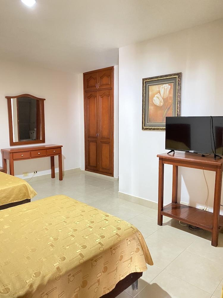 Hotel Cinera