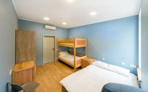 Hostel Friday