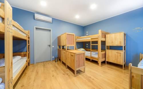 Hostel Friday