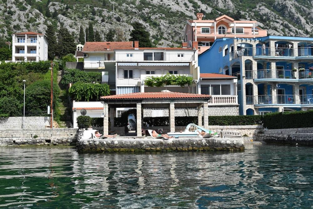 Apartments Corovic