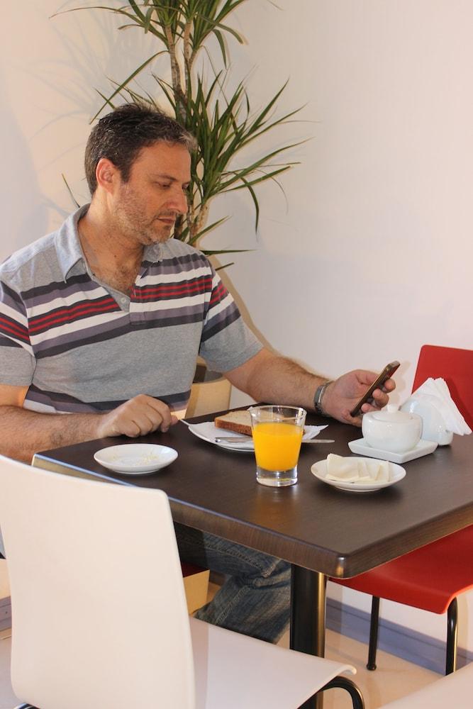 Hostal Ovalle Suite