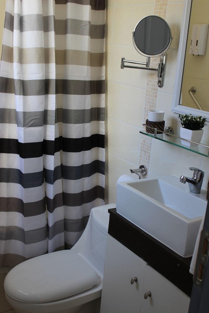 Hostal Ovalle Suite