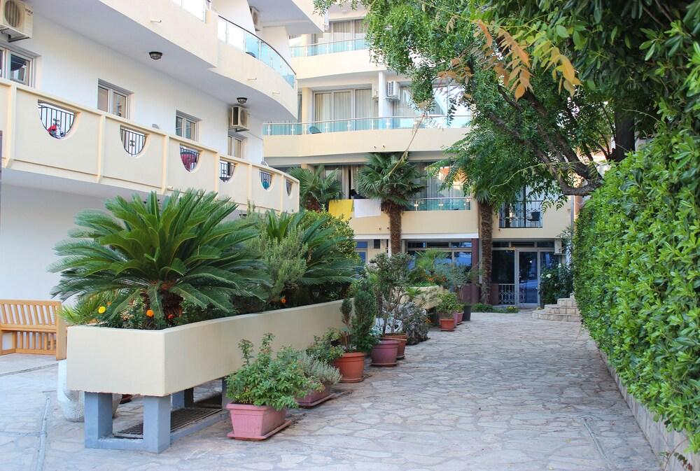Hotel Sirena Marta