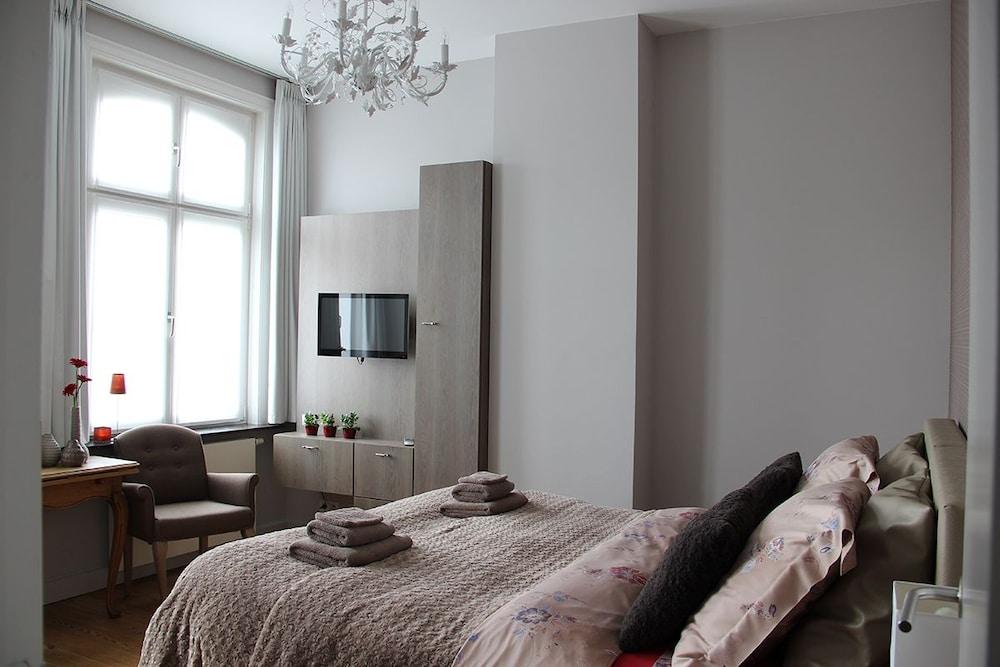 B&B @Room's