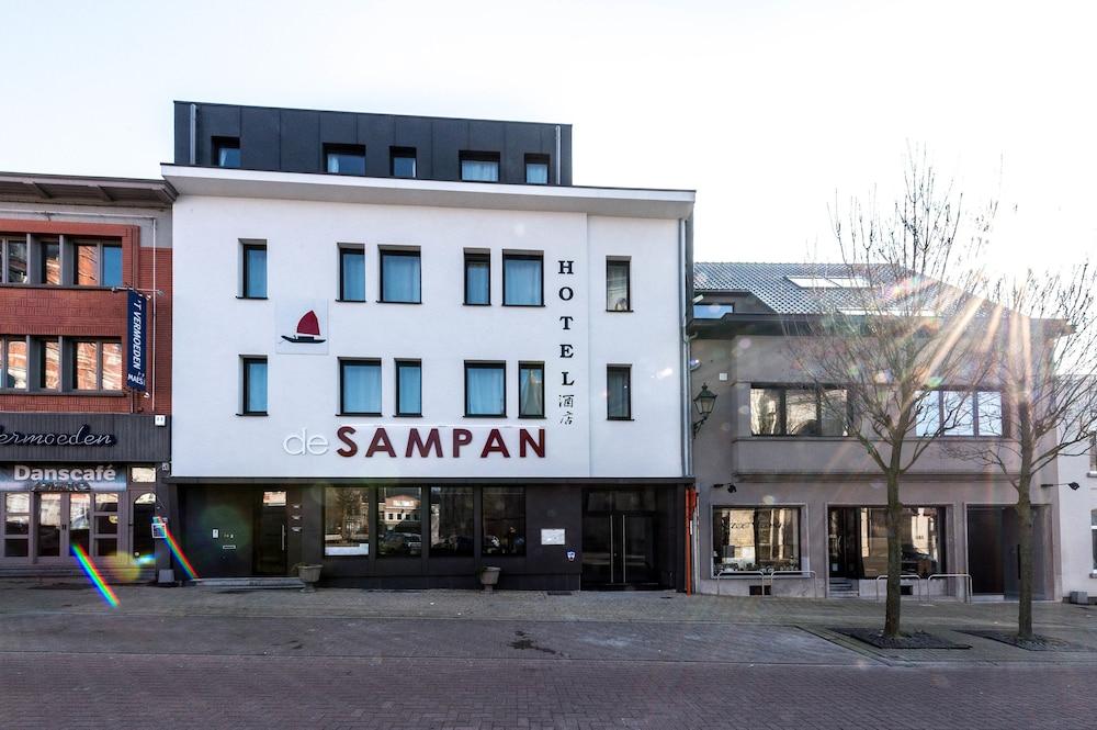 De Sampan Hotel