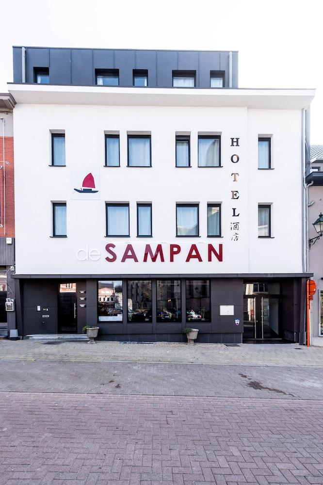 De Sampan Hotel