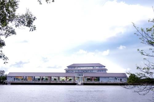 Ozon Hotel